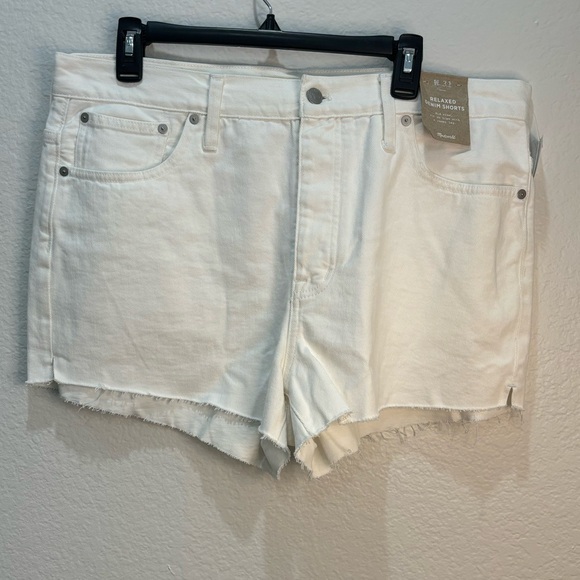 NWT- Madewell Relaxed White Denim Cut off Shorts - Picture 2 of 5